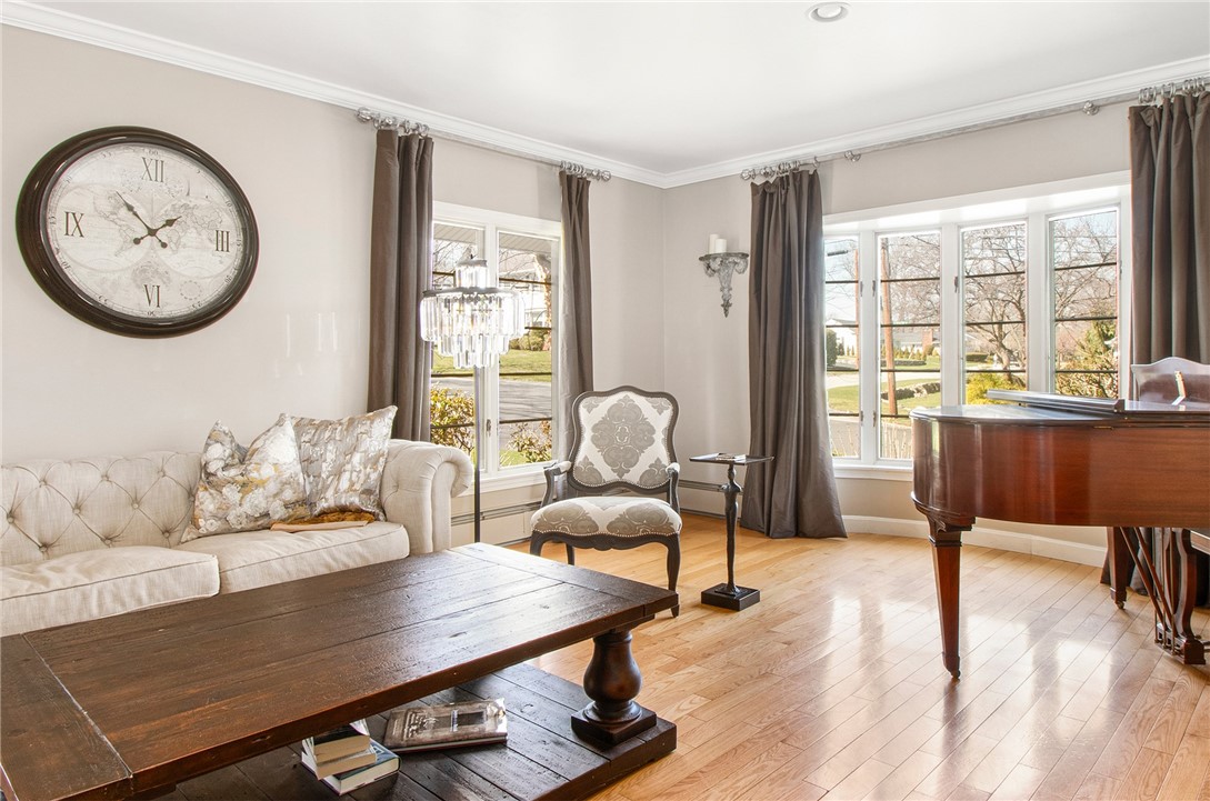 101 Glen Ridge Road Cranston, RI 02920 - Photo 7 of 40