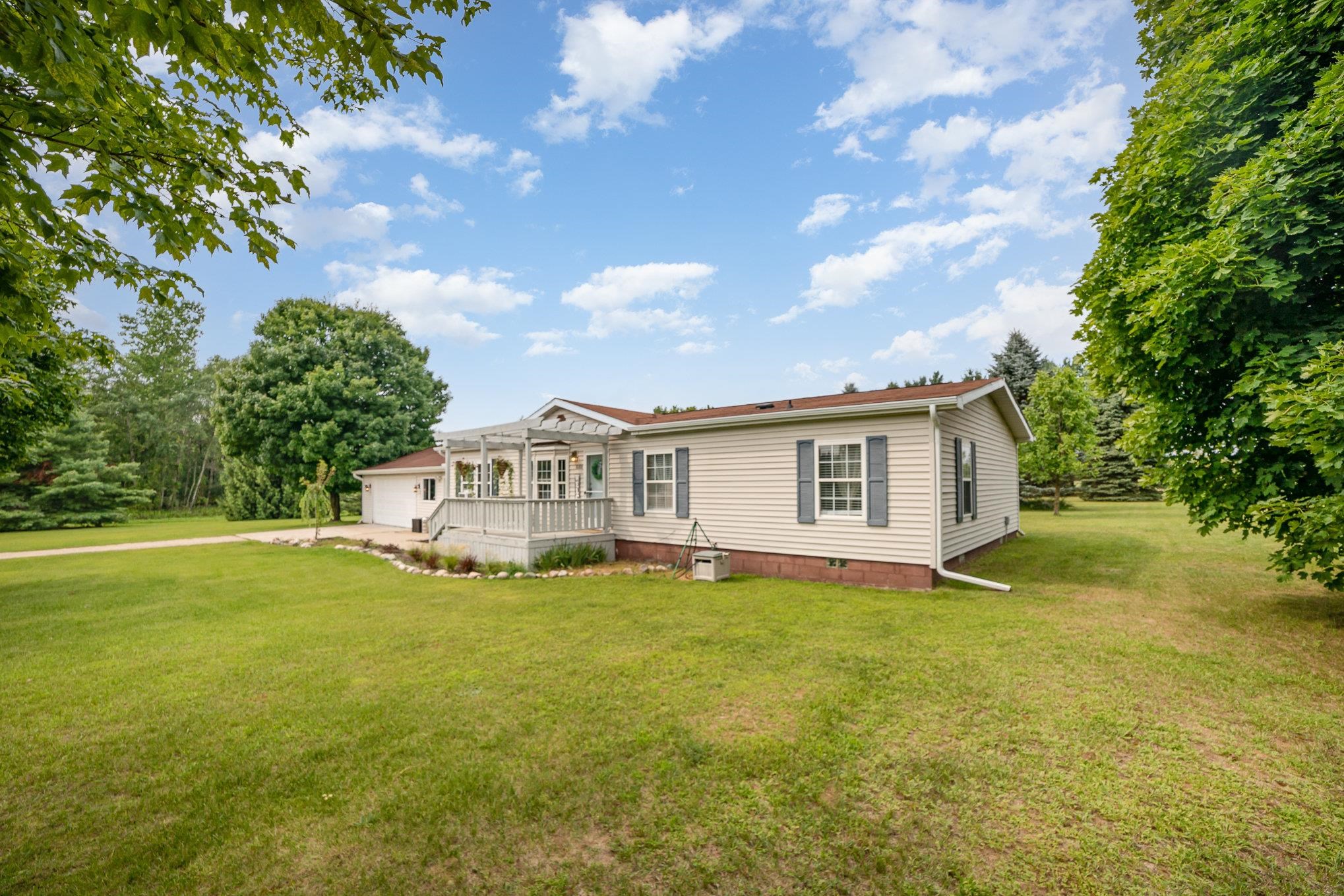 8188 West Blanchard Road Blanchard, MI 49310 - Photo 4 of 31