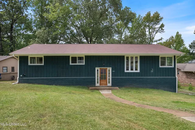 $374,900 | 8701 Bobwhite Drive, Hernando, MS 38632