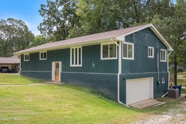 $374,900 | 8701 Bobwhite Drive, Hernando, MS 38632