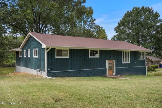 $374,900 | 8701 Bobwhite Drive, Hernando, MS 38632