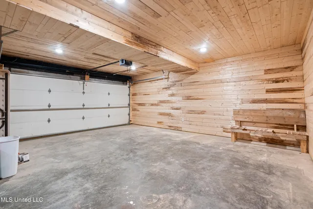 $374,900 | 8701 Bobwhite Drive, Hernando, MS 38632