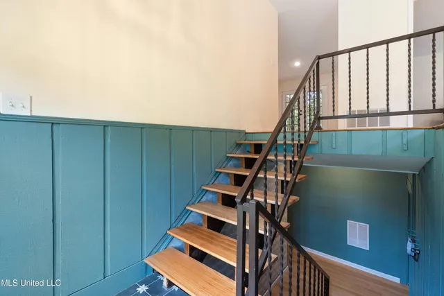 $374,900 | 8701 Bobwhite Drive, Hernando, MS 38632