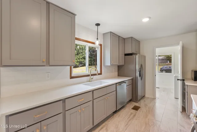 $374,900 | 8701 Bobwhite Drive, Hernando, MS 38632