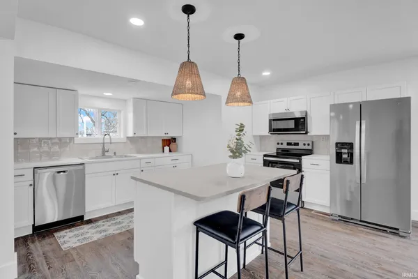 $1,800 | 1907 11th Street, Bedford, IN 47421