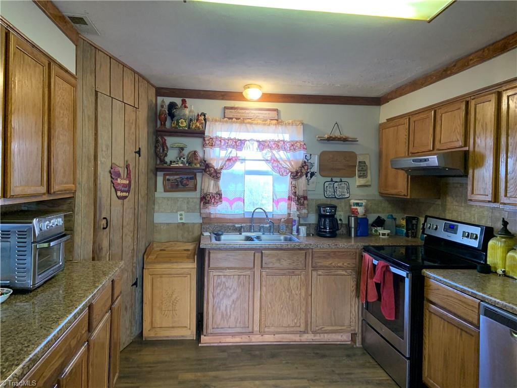 165 Old Ridge Road Mount Airy, NC 27030 - Photo 5 of 32 Gallery Image 5