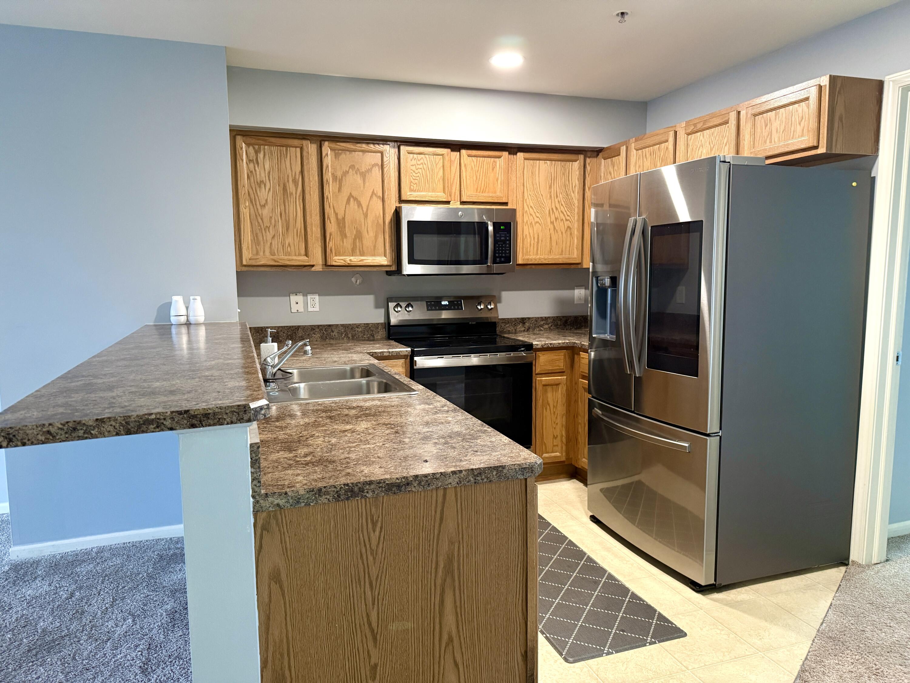 1139 Beaver Run Troy, MI 48083 - Photo 3 of 12 Kitchen