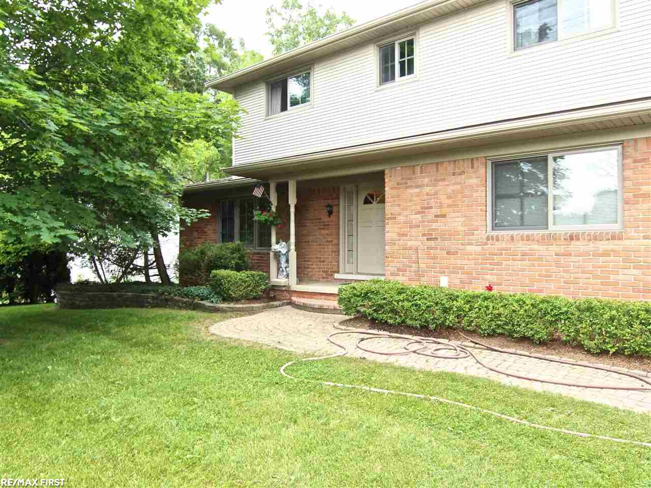 672 Old Perch Road Rochester Hills, MI 48309 - Photo 2 of 48