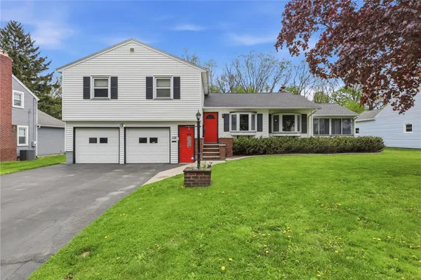 $279,900 | 108 Thurlow Avenue, Irondequoit, NY 14609
