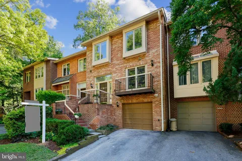 $799,900 | 5904 Valerian Lane, Rockville, MD 20852