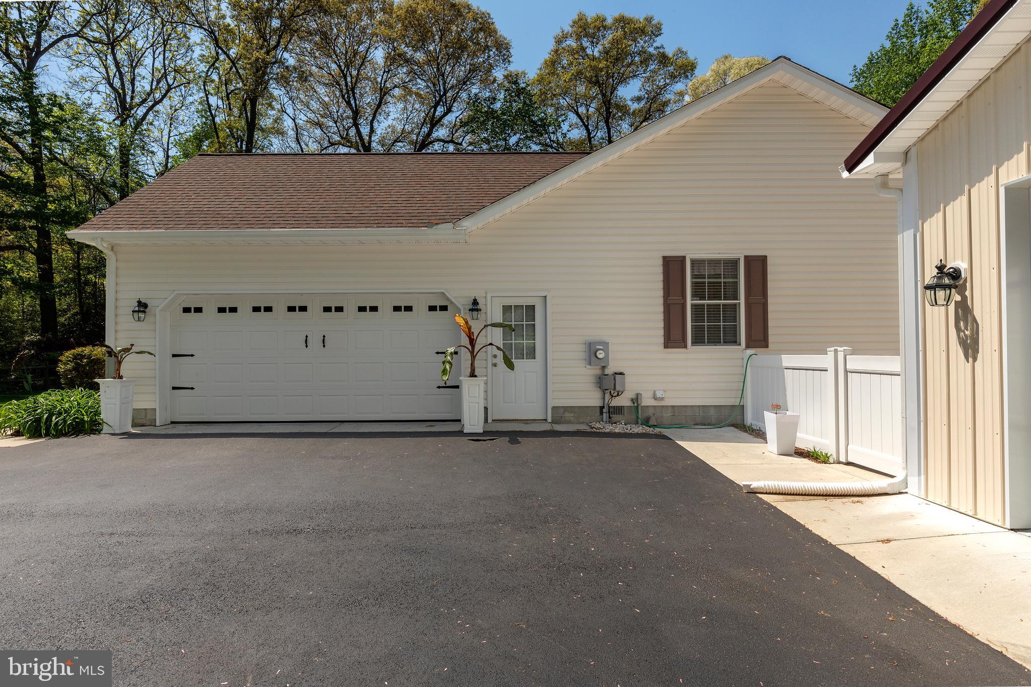 9308 Benson Road Lincoln, DE 19960 - Photo 6 of 59 Side Entry Garage & Utility Door