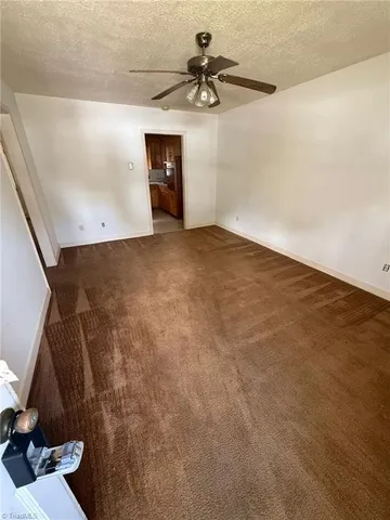 $825 | 115 Forsyth Street, Thomasville, NC 27360