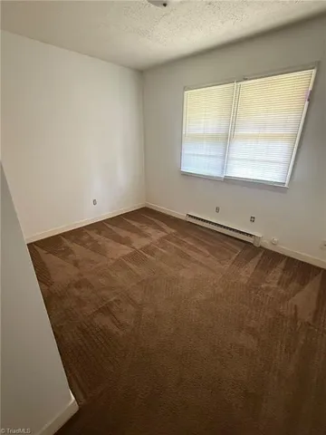 $825 | 115 Forsyth Street, Thomasville, NC 27360