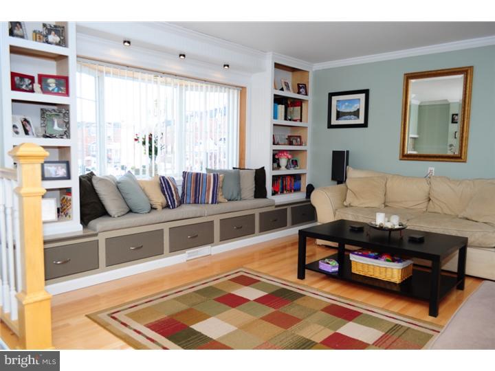 3316 Danley Road Philadelphia, PA 19154 - Photo 3 of 20 Living Room