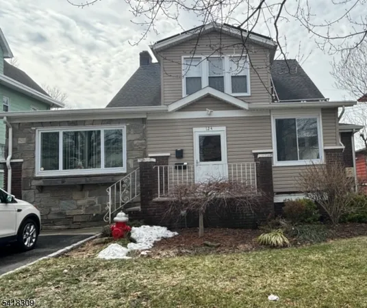 $3,100 | 124 Lawrence Avenue, Hasbrouck Heights, NJ 07604