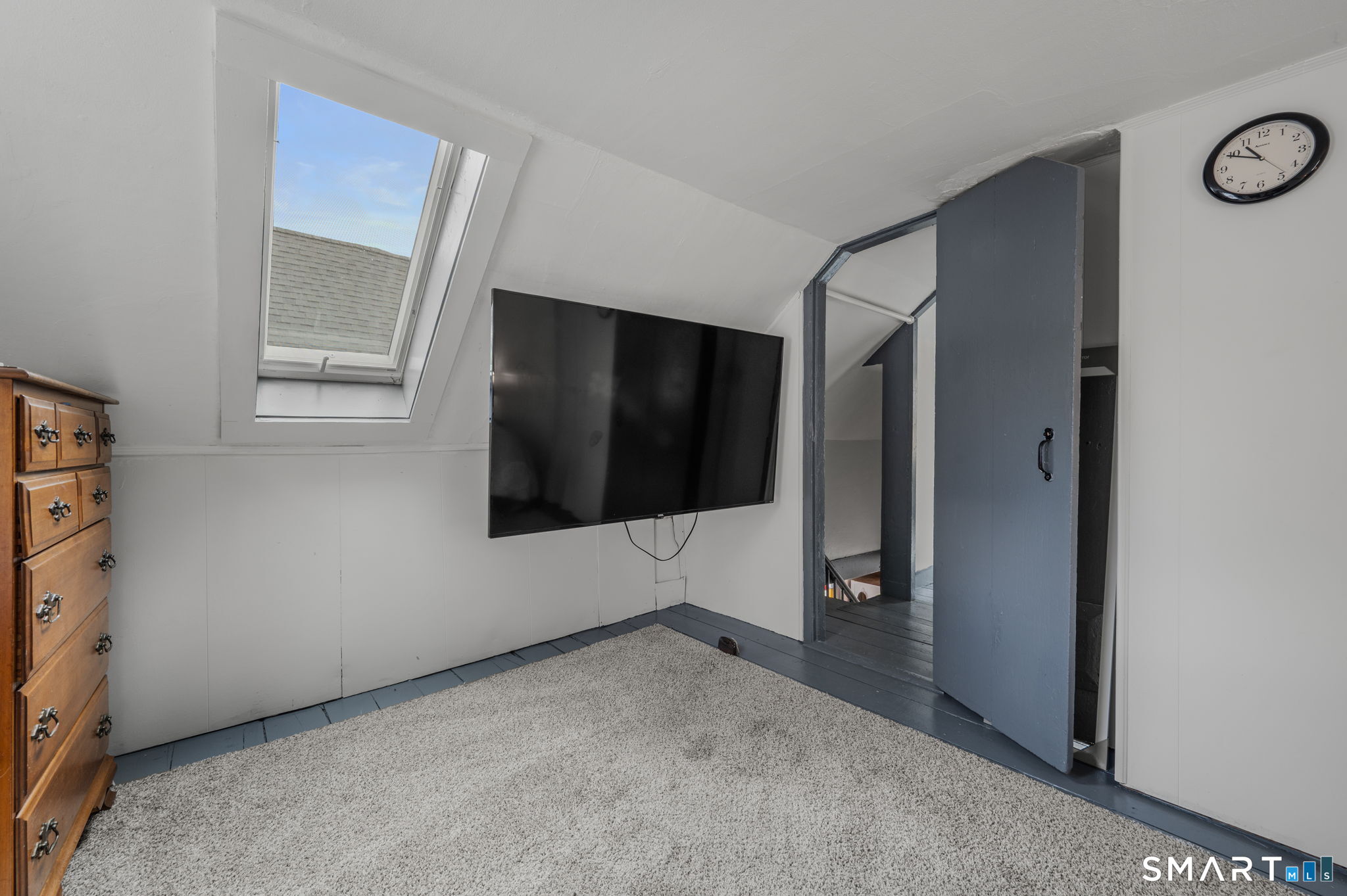 118 Highway 2A Preston, CT 06365 - Photo 21 of 31 a view of a livingroom with an empty space and a window