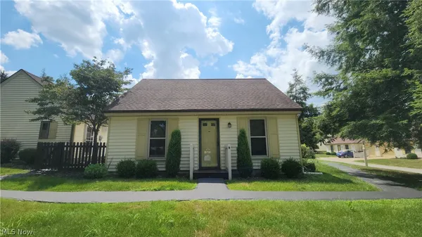 $145,000 | 46103 New England Square, Unit B, New Waterford, OH 44445