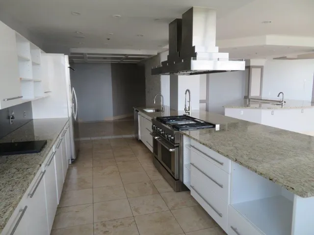 $599,900 | 115 West Peachtree Place Northwest, Unit 702, Atlanta, GA 30313