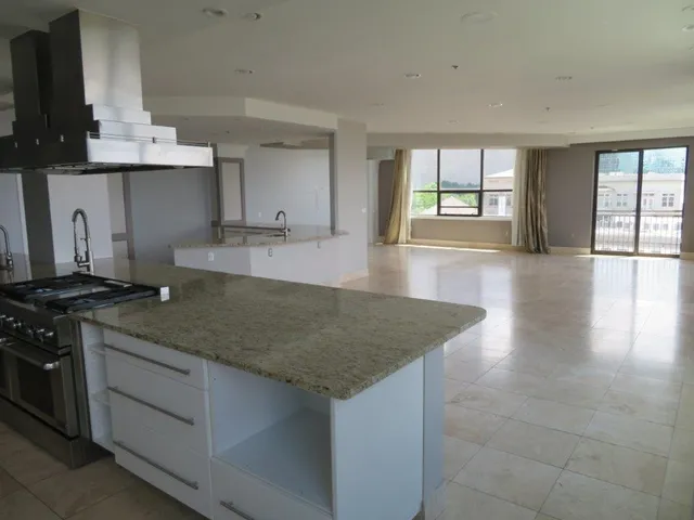 $599,900 | 115 West Peachtree Place Northwest, Unit 702, Atlanta, GA 30313