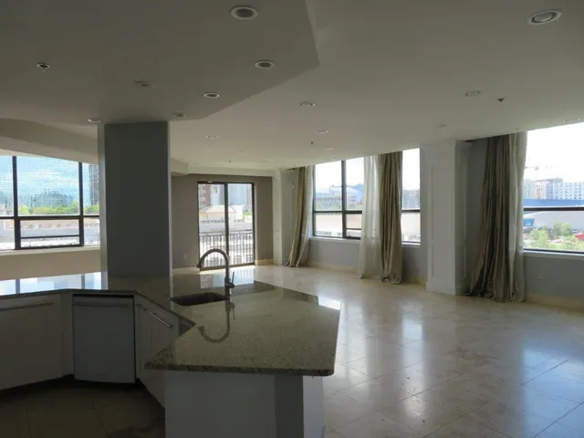 $599,900 | 115 West Peachtree Place Northwest, Unit 702, Atlanta, GA 30313