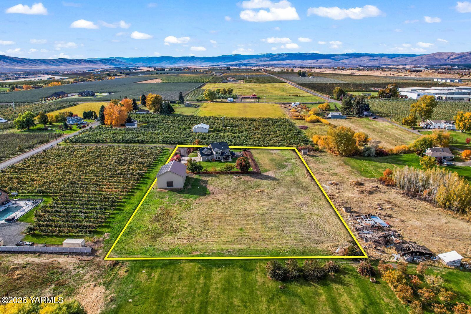 13507 West Church Road Yakima, WA 98903 - Photo 45 of 46 a view of an outdoor space