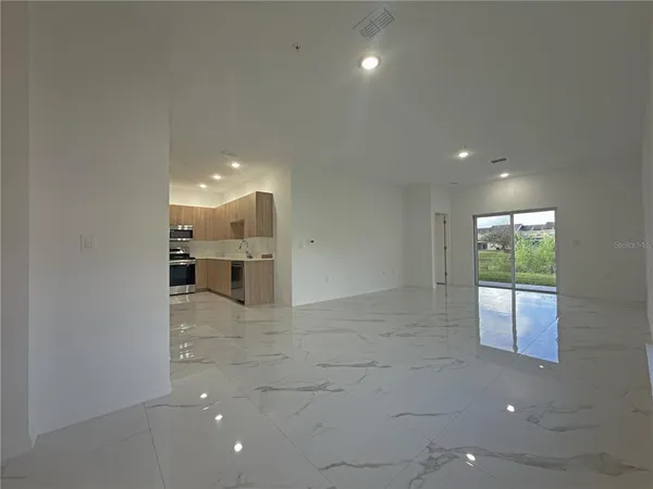 $2,100 | 1738 Barton Towne Circle, St. Cloud, FL 34769