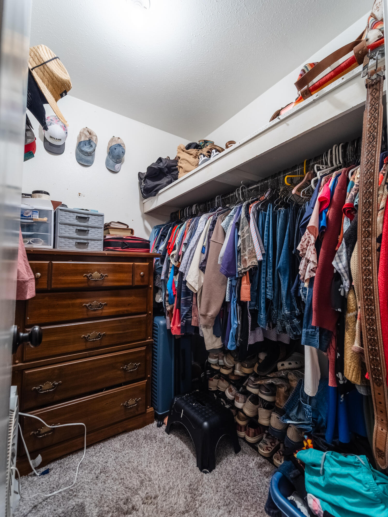 810 West 14th Street Post, TX 79356 - Photo 7 of 31 Primary Closet