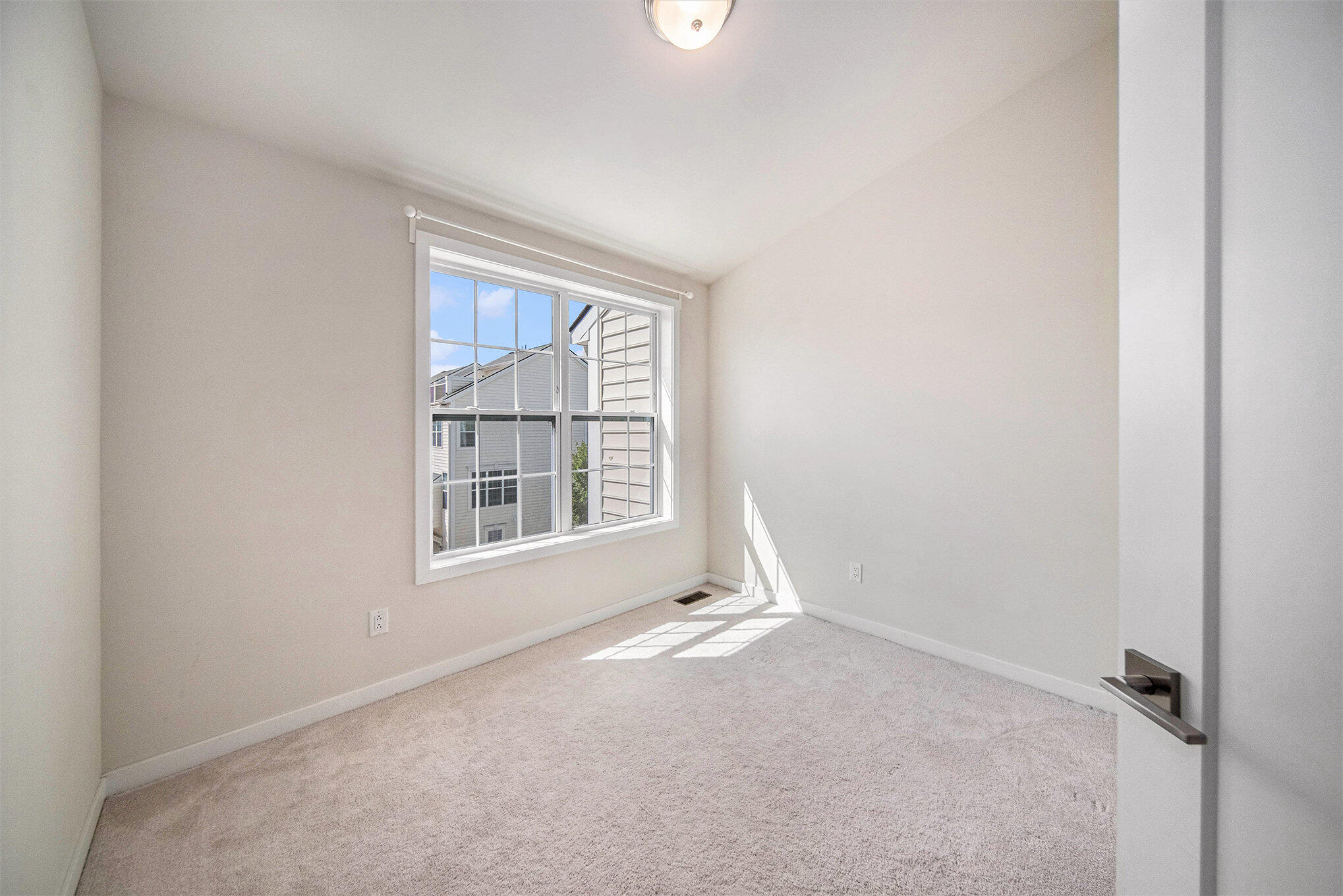 2856 Ridington Road Ann Arbor, MI 48105 - Photo 15 of 26 017_sbp_24_981