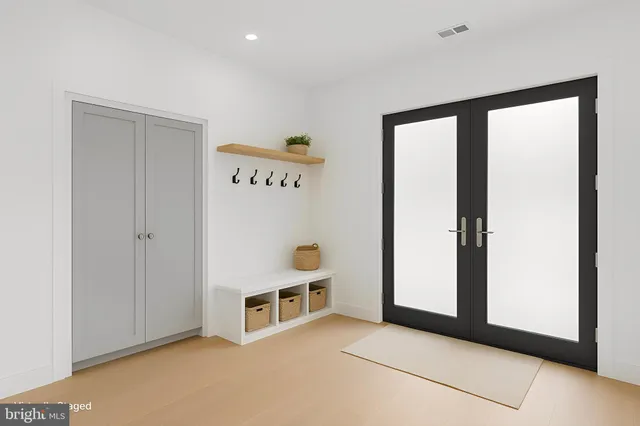 $2,195,000 | 3 Alden Lane, Chevy Chase, MD 20815