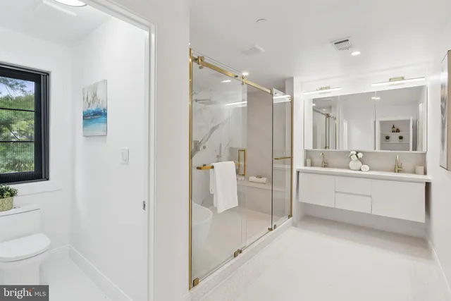 $2,195,000 | 3 Alden Lane, Chevy Chase, MD 20815