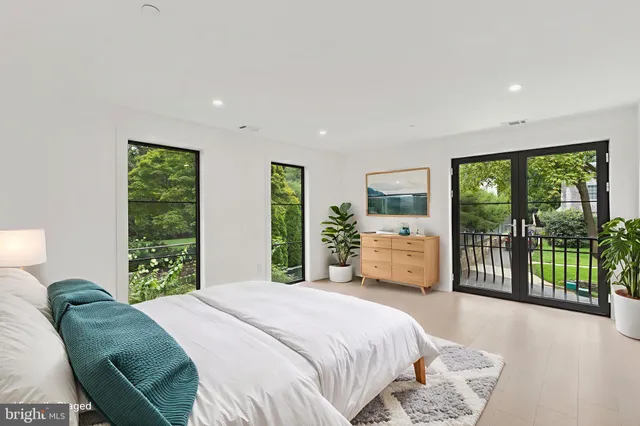 $2,195,000 | 3 Alden Lane, Chevy Chase, MD 20815