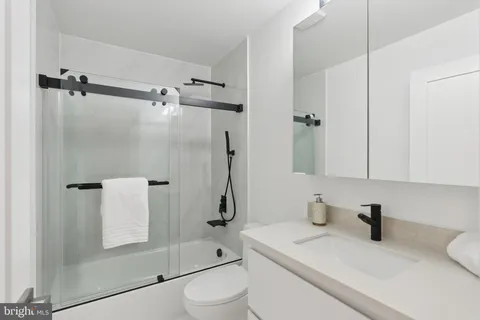 $2,195,000 | 3 Alden Lane, Chevy Chase, MD 20815