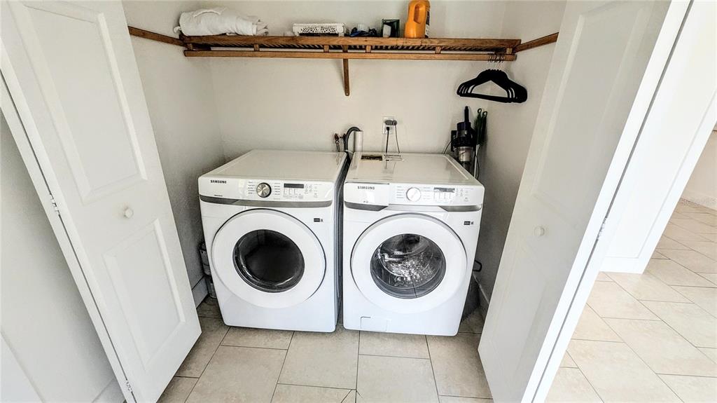 4515 Spahn Street Sarasota, FL 34232 - Photo 37 of 37 a utility room with dryer and washer