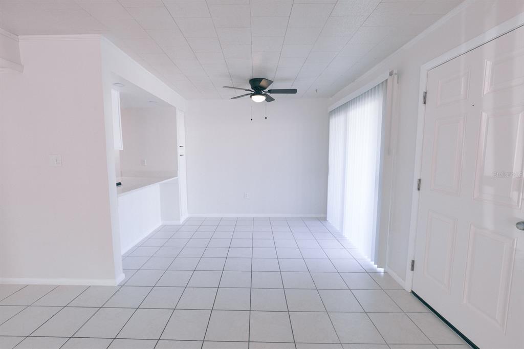 1935 South Conway Road, Unit R4 Orlando, FL 32812 - Photo 8 of 22 Dining Room