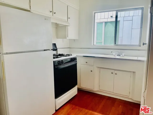 $2,395 | 941 North San Vicente Boulevard, Unit 2, West Hollywood, CA 90069