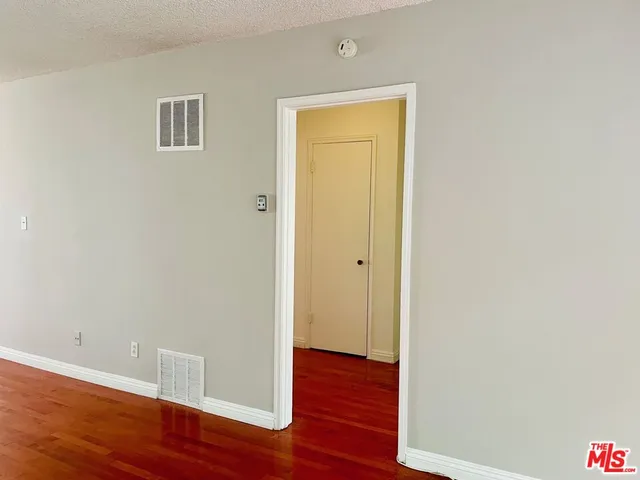 $2,395 | 941 North San Vicente Boulevard, Unit 2, West Hollywood, CA 90069