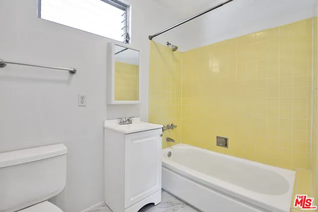 $2,395 | 941 North San Vicente Boulevard, Unit 2, West Hollywood, CA 90069