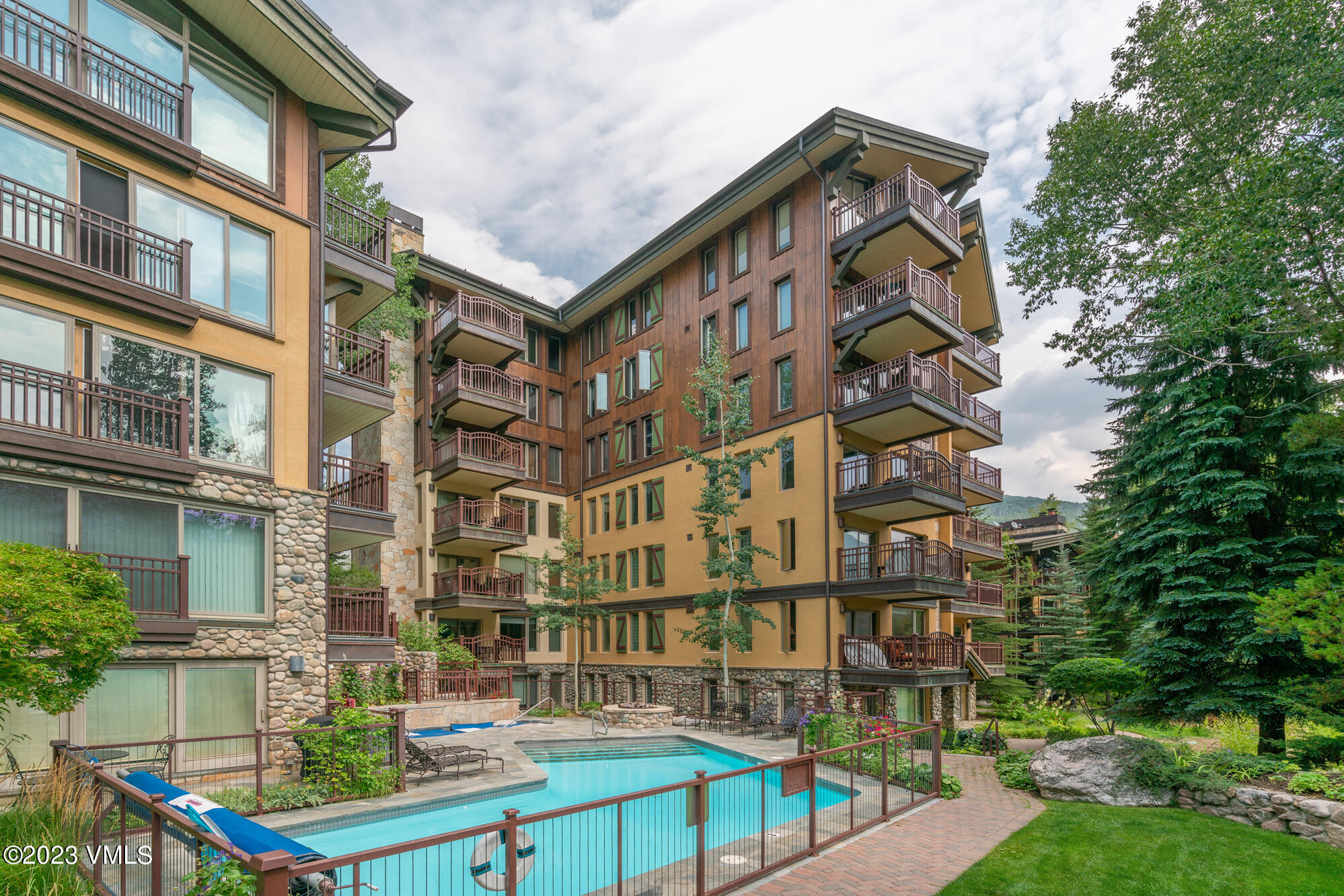 120 Willow Bridge Road, Unit 4J Vail, CO 81657 - Photo 31 of 34 120 Willow Bridge Road C-J4 36