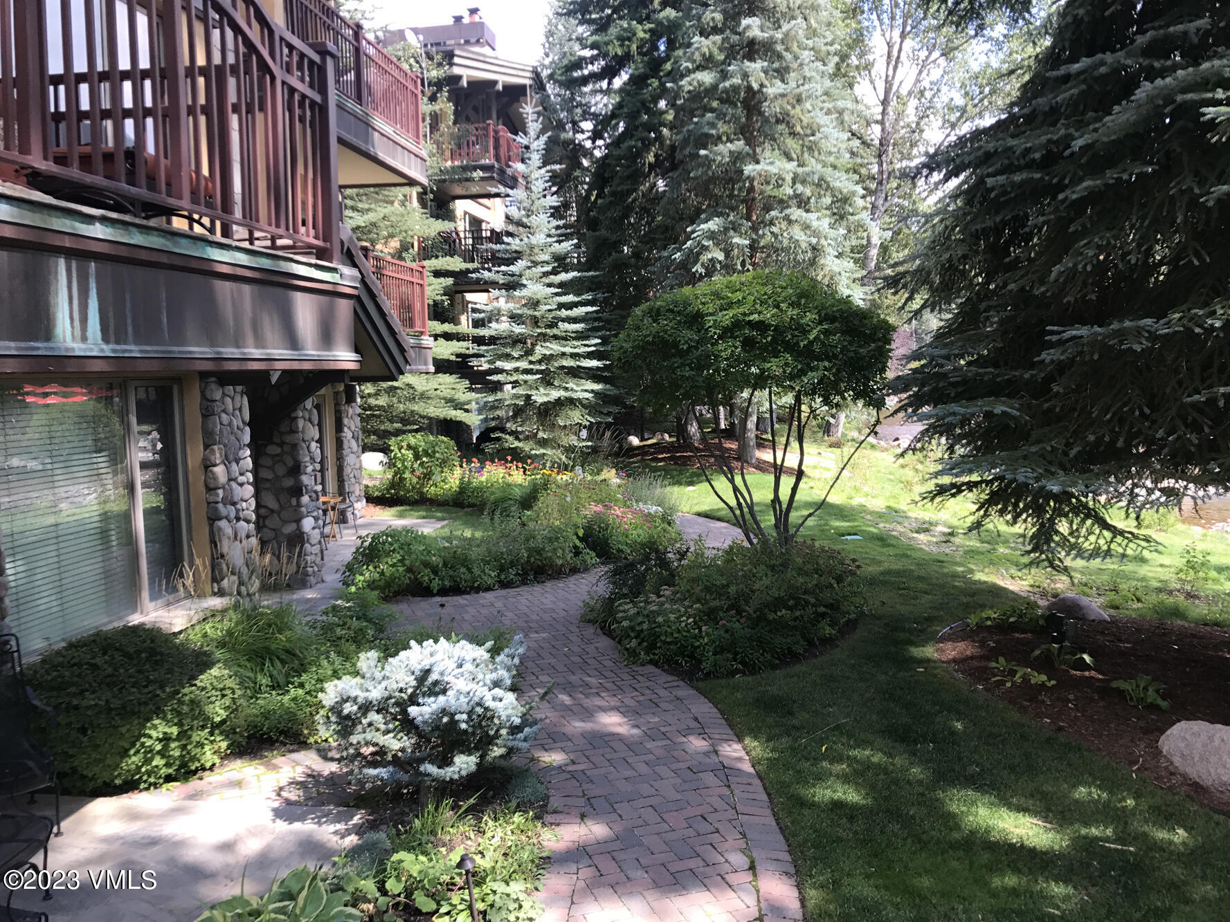 120 Willow Bridge Road, Unit 4J Vail, CO 81657 - Photo 33 of 34 120 Willow Bridge Road C-J4 39