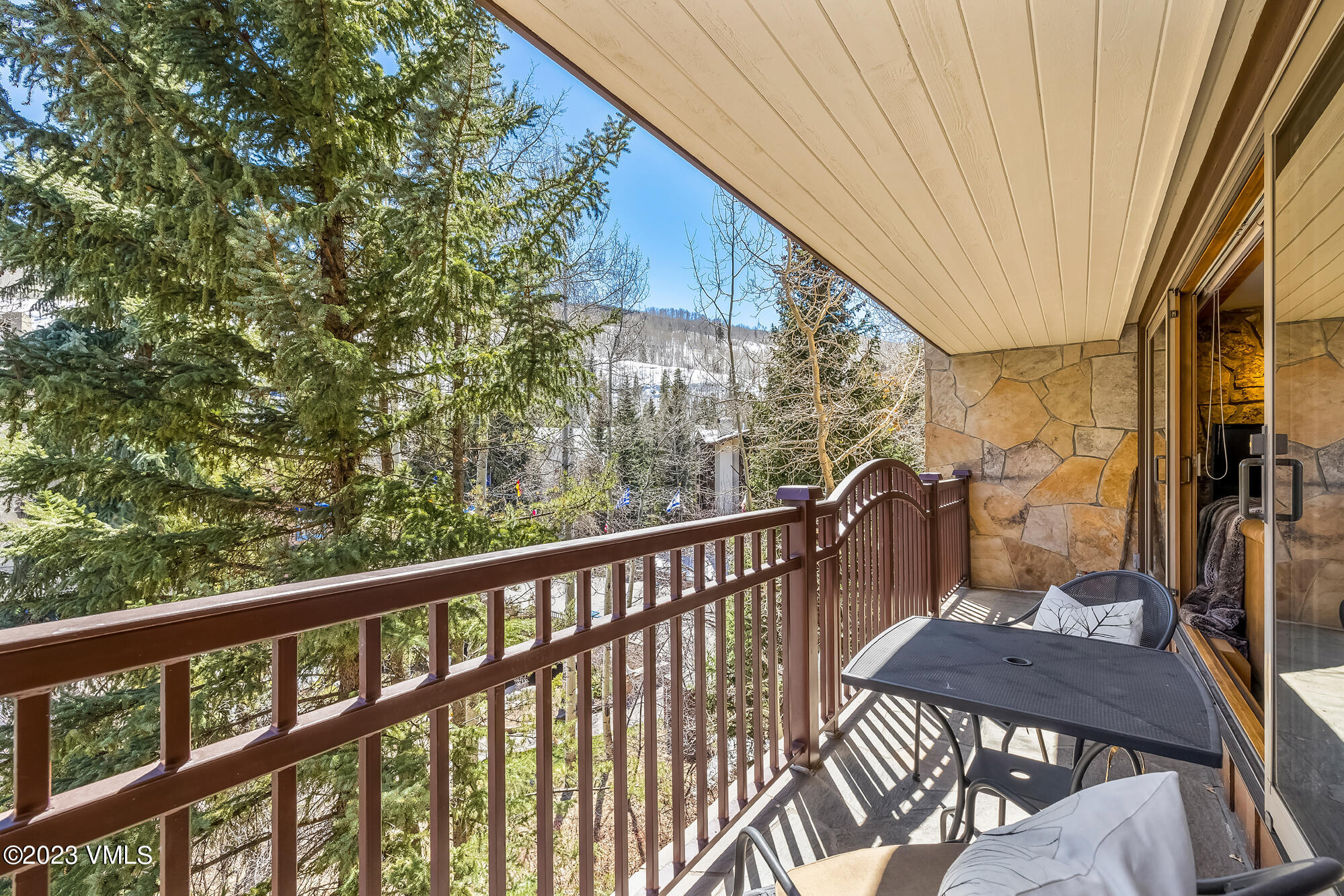 120 Willow Bridge Road, Unit 4J Vail, CO 81657 - Photo 9 of 34 120 Willow Bridge Road C-J4 10