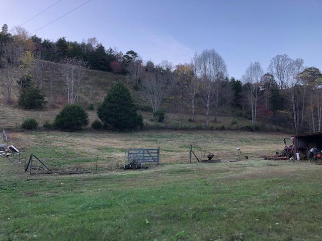 246 Axley Road La Follette, TN 37766 - Photo 3 of 16 image_2