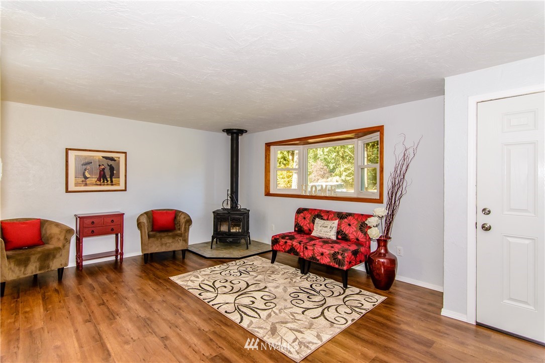 115 Raintree Loop Southeast Rainier, WA 98576 - Photo 3 of 25 Gallery Image 3