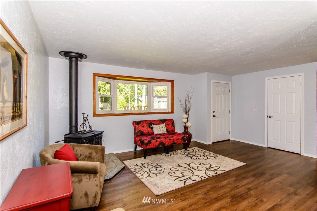 115 Raintree Loop Southeast Rainier, WA 98576 - Photo 4 of 25 Gallery Image 4