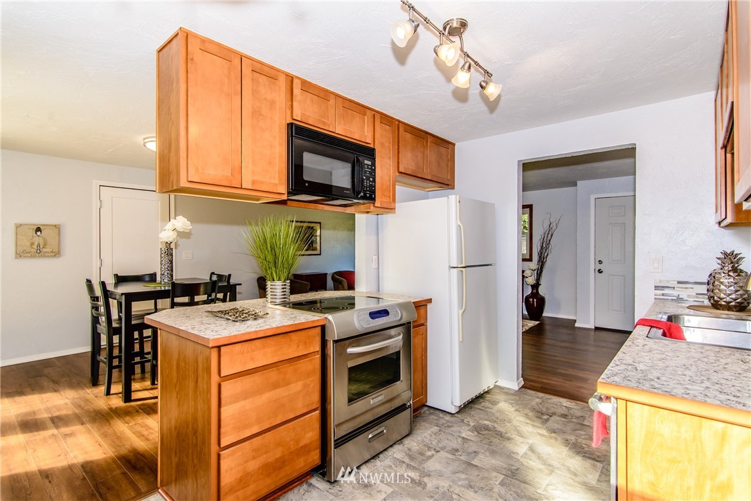 115 Raintree Loop Southeast Rainier, WA 98576 - Photo 9 of 25 Gallery Image 9