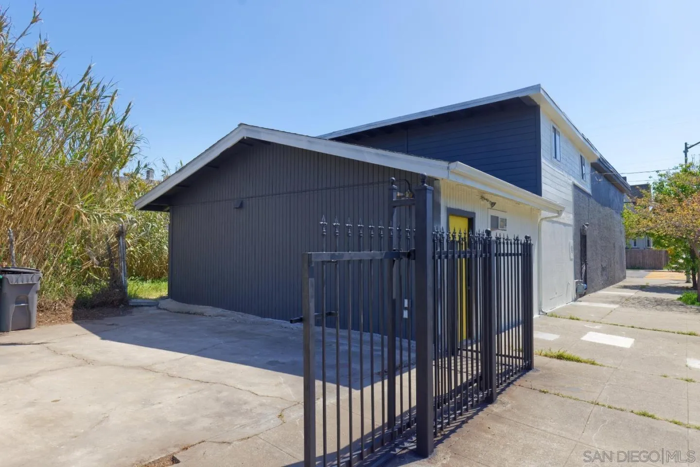 1038 24th Street Oakland, CA 94607 - Photo 2 of 17 a view of a house with a garage