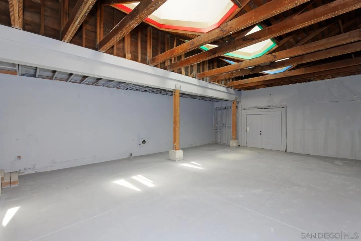 1038 24th Street Oakland, CA 94607 - Photo 5 of 17 a view of an empty room