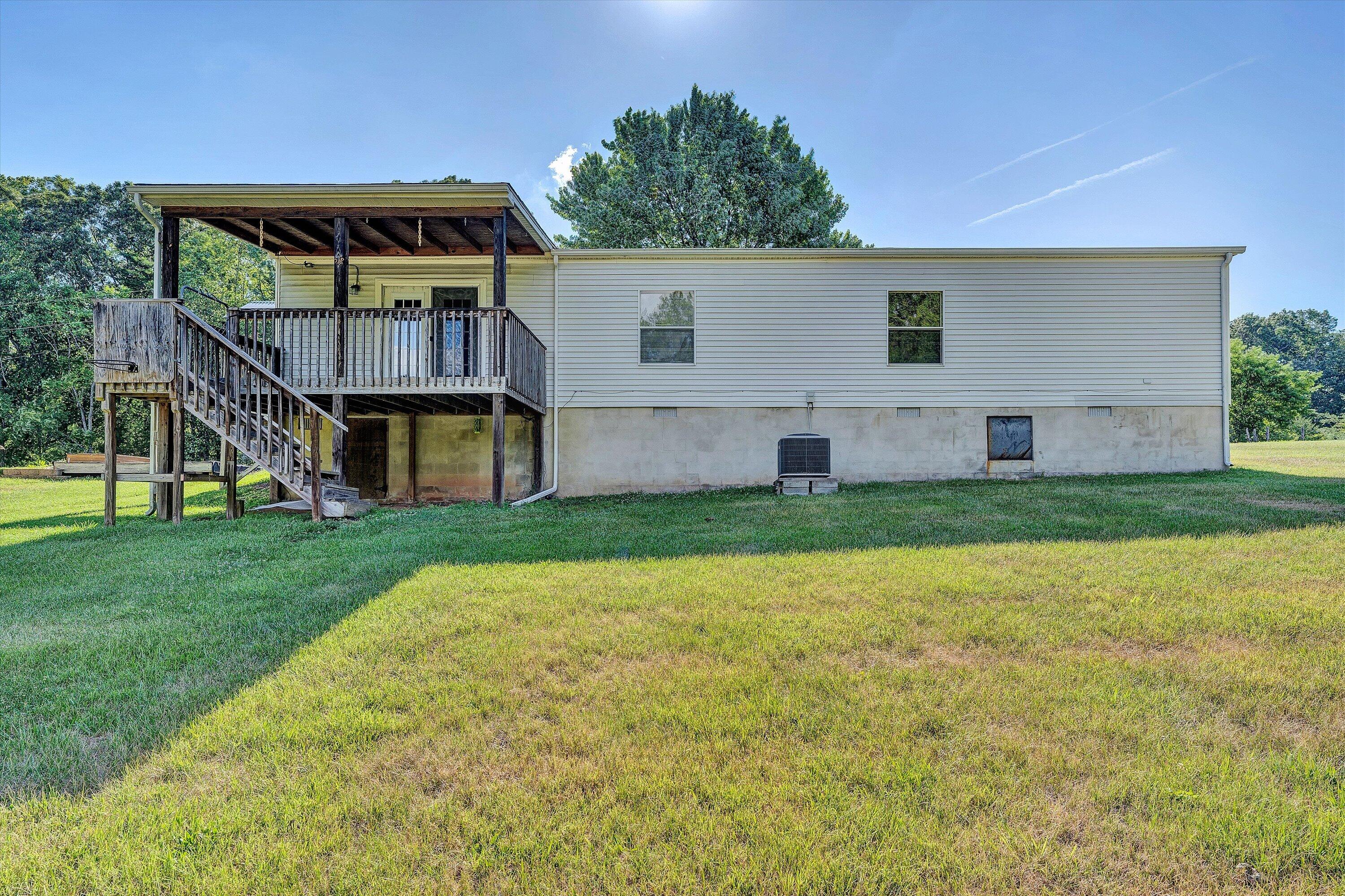 8755 Rocky Ford Road Moneta, VA 24121 - Photo 4 of 37 27-DSC04915