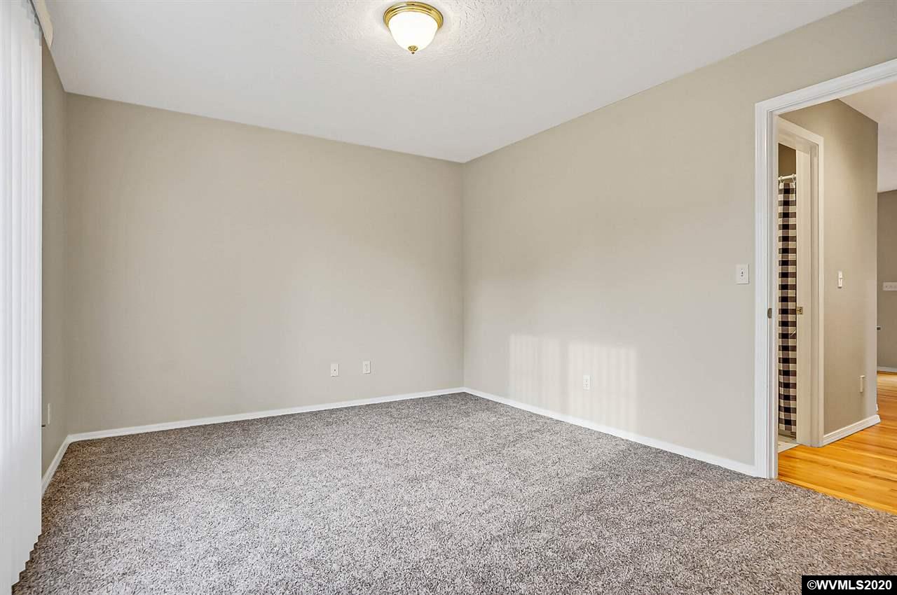 1340 Southwest Maple Street Dallas, OR 97338 - Photo 13 of 40
