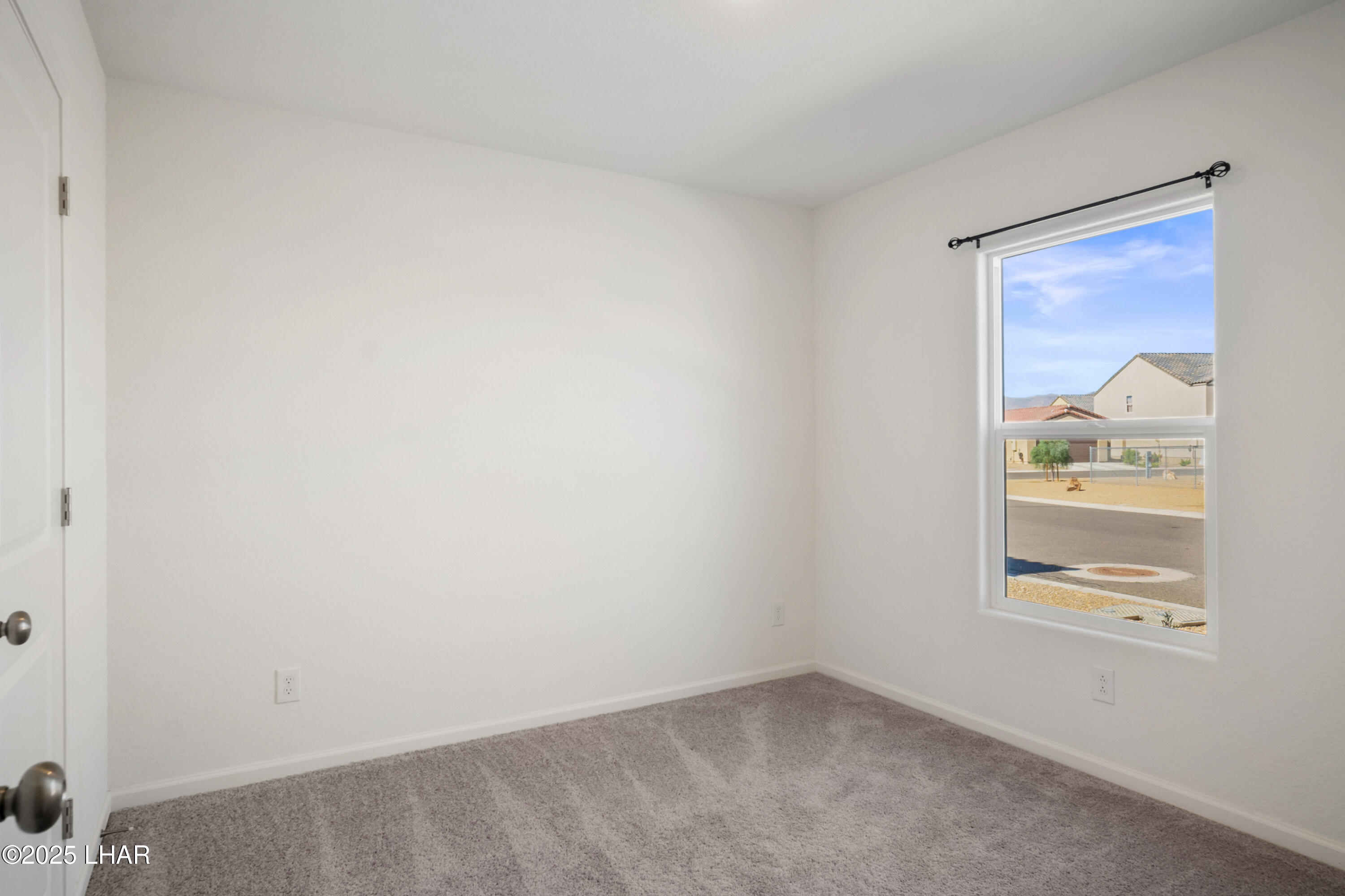2398 Granite Road Bullhead City, AZ 86442 - Photo 3 of 35 NK206163