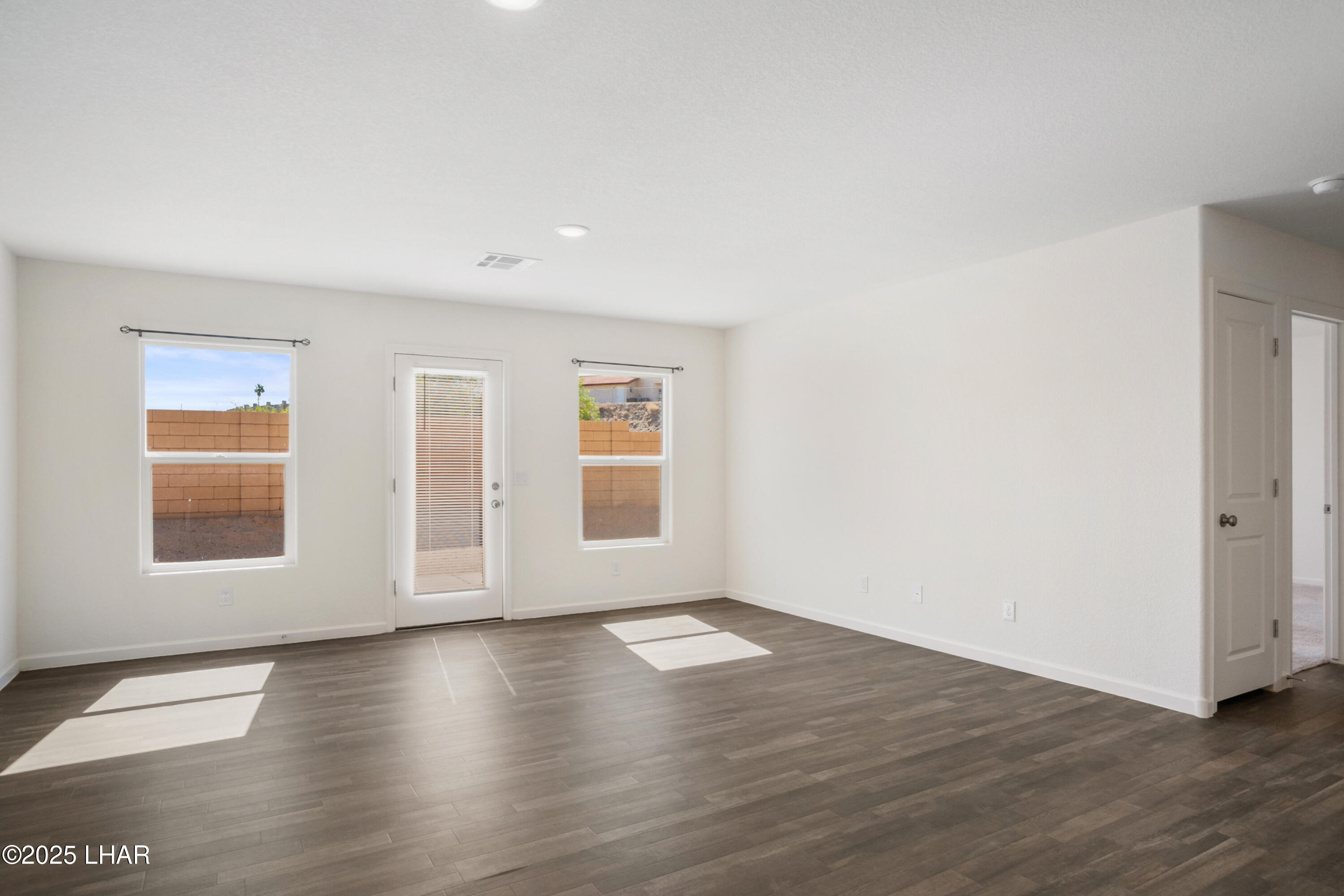 2398 Granite Road Bullhead City, AZ 86442 - Photo 4 of 35 NK206232